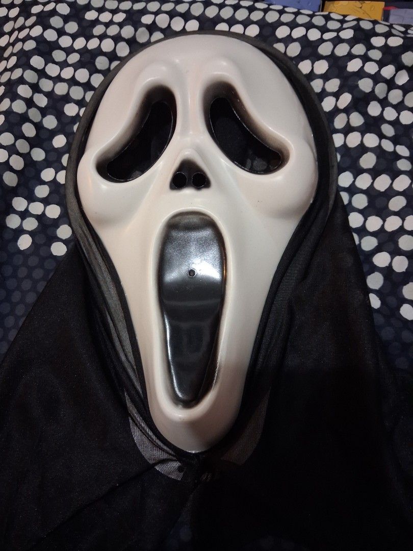 Scary movie mask (Category: Character Goods) located in Taguig. Submitted by hoots_ (Listing ID 1466652811, Image 1). Description: .
