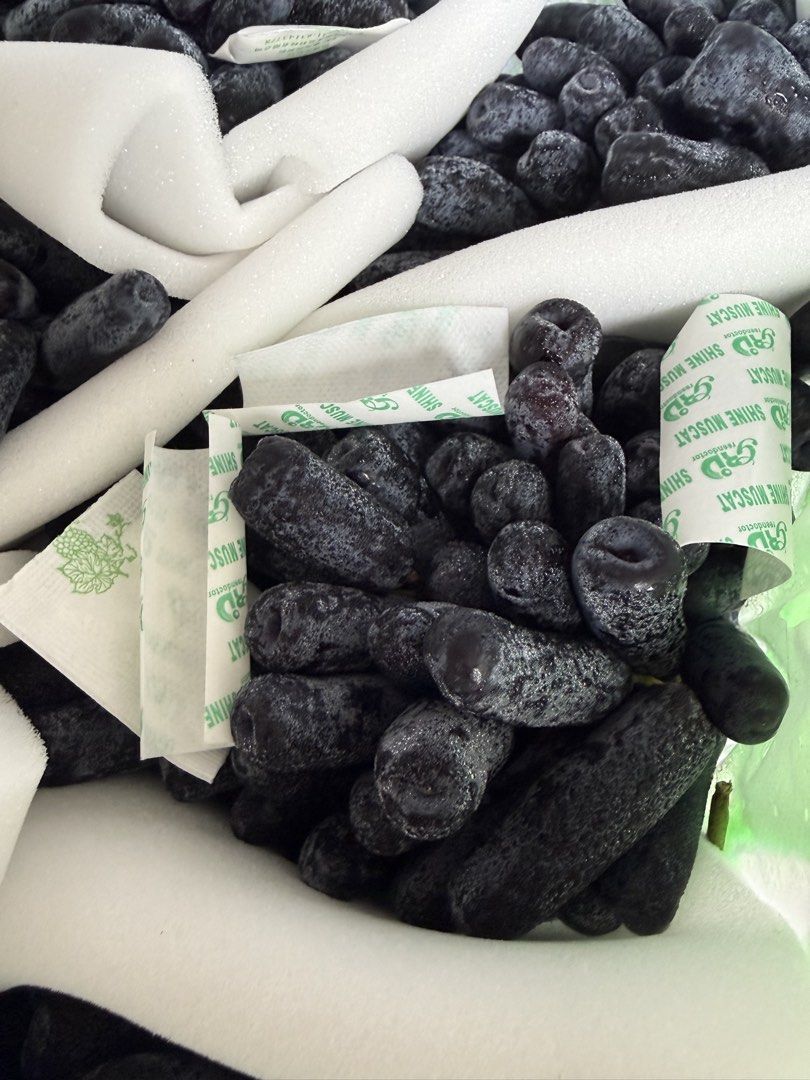 Seedless Sapphire Grapes (1 crate, 5kg) (Category: Fresh Produce) located in Paranaque City. Submitted by hellowooorld (Listing ID 1466769871, Image 2). Description: .