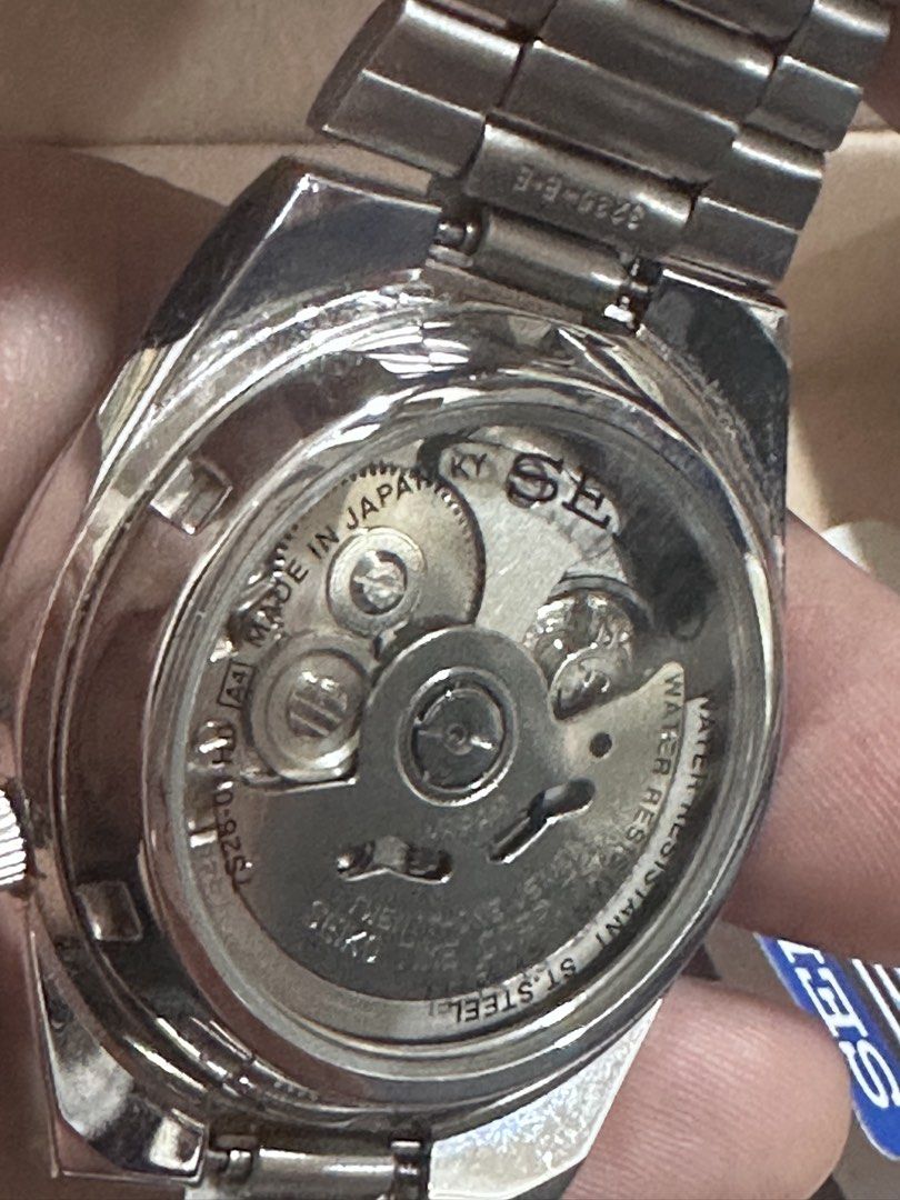 Seiko 5 Arabic Dial SNK063J5 Automatic Watch (Category: Men's Watches) located in Makati City. Submitted by rnavarrojr (Listing ID 1466719311, Image 3). Description: - Brand: Seiko 5 Automatic - Model / Ref: SNK063J5 (Made in Japan) - Movement: Calibre 7S26, 21 Jewels - Dial: Black with Arabic numerals - Material: Stainless steel case and bracelet - Case Back: Exhibition glass back - Inclusions: Original box, tag, and extra links.