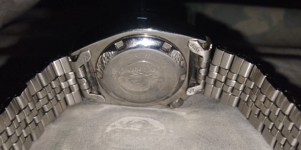 Seiko Divers Watch Midsize (Category: Men's Watches) located in Caloocan City. Submitted by liveeagle-33cf (Listing ID 1464519459, Image 3). Description: Vintage Seiko 4205-0155 Midsize Automatic Diver (April 1988) – Up for sale, manufactured in April 1988 (Serial No. 840523).This is the highly sought-after 38mm midsize case, making it the perfect vintage diver for smaller wrists or anyone who prefers classic look. Accurate time,makinis, gagamiti