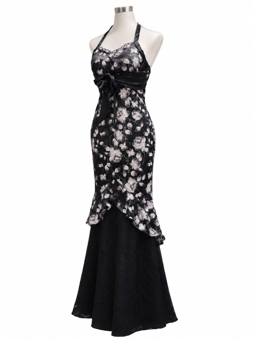 Self tie halter long dress (Category: Dresses) located in Manila. Submitted by ja_libn (Listing ID 1466732468, Image 1). Description: .
