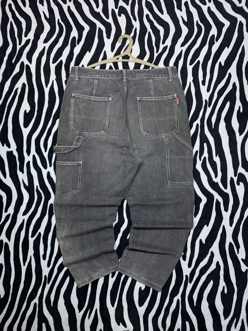SEMIR CARPENTER JEANS (Category: Jeans) located in Cagayan de Oro. Submitted by yooow.c (Listing ID 1466619237, Image 2). Description: W: 34 L: 39.5 THIGH: 15 HEM: 9 - good condition - have stain on pic but i already washed - hard black denim - slight heavy - minor loose stitch on hem.