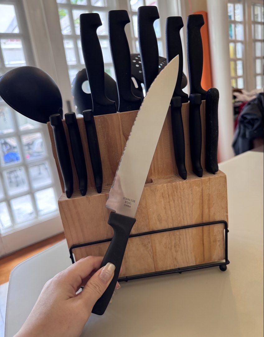 set of utensils (Category: Knives & Chopping Boards) located in Quezon City. Submitted by sylviasofia (Listing ID 1466767440, Image 1). Description: set.