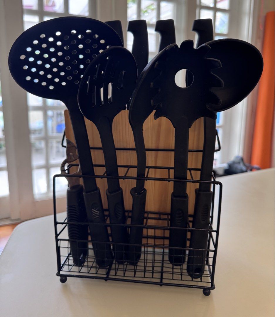set of utensils (Category: Knives & Chopping Boards) located in Quezon City. Submitted by sylviasofia (Listing ID 1466767440, Image 3). Description: set.