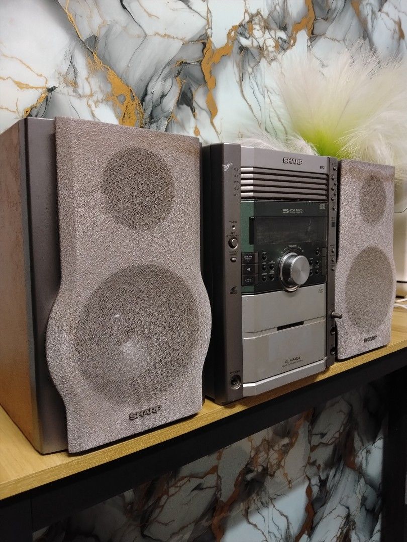 Sharp micro (Category: Soundbars, Speakers & Amplifiers) located in Petaling Jaya. Submitted by zs_official (Listing ID 1466608211, Image 2). Description: sharp micro HiFi CD out tape out radio ok aux ok.