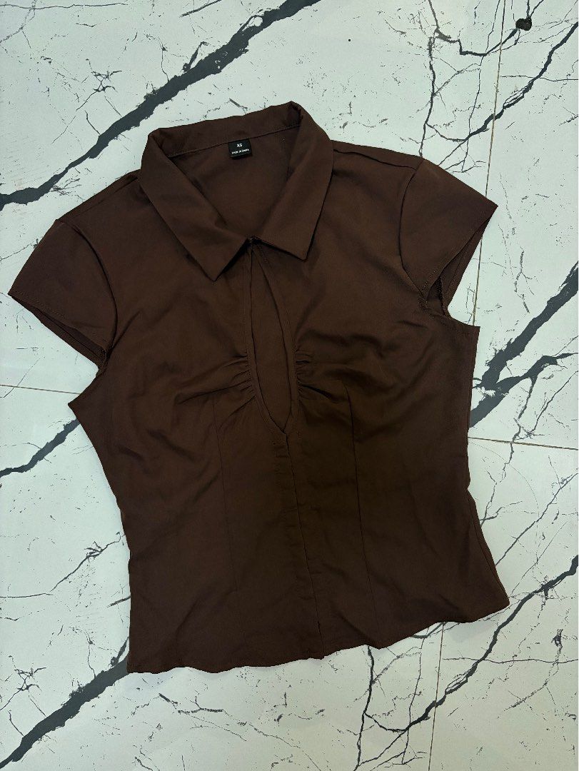 SHEIN Brown Shirt Top (Category: Shirts) located in Manila. Submitted by eclaiire (Listing ID 1466591775, Image 2). Description: Never used XS no flaws at all rfs: Good fit but too revealing for the liking of my family LOL .