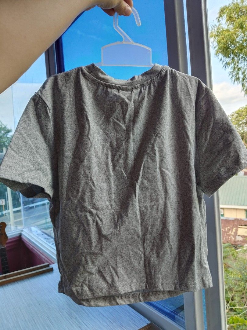 Shein Grey Short Sleeve Crop Top (Category: Shirts) located in Siquijor. Submitted by thesummit26 (Listing ID 1466650848, Image 2). Description: never been used. what you is what you get. .