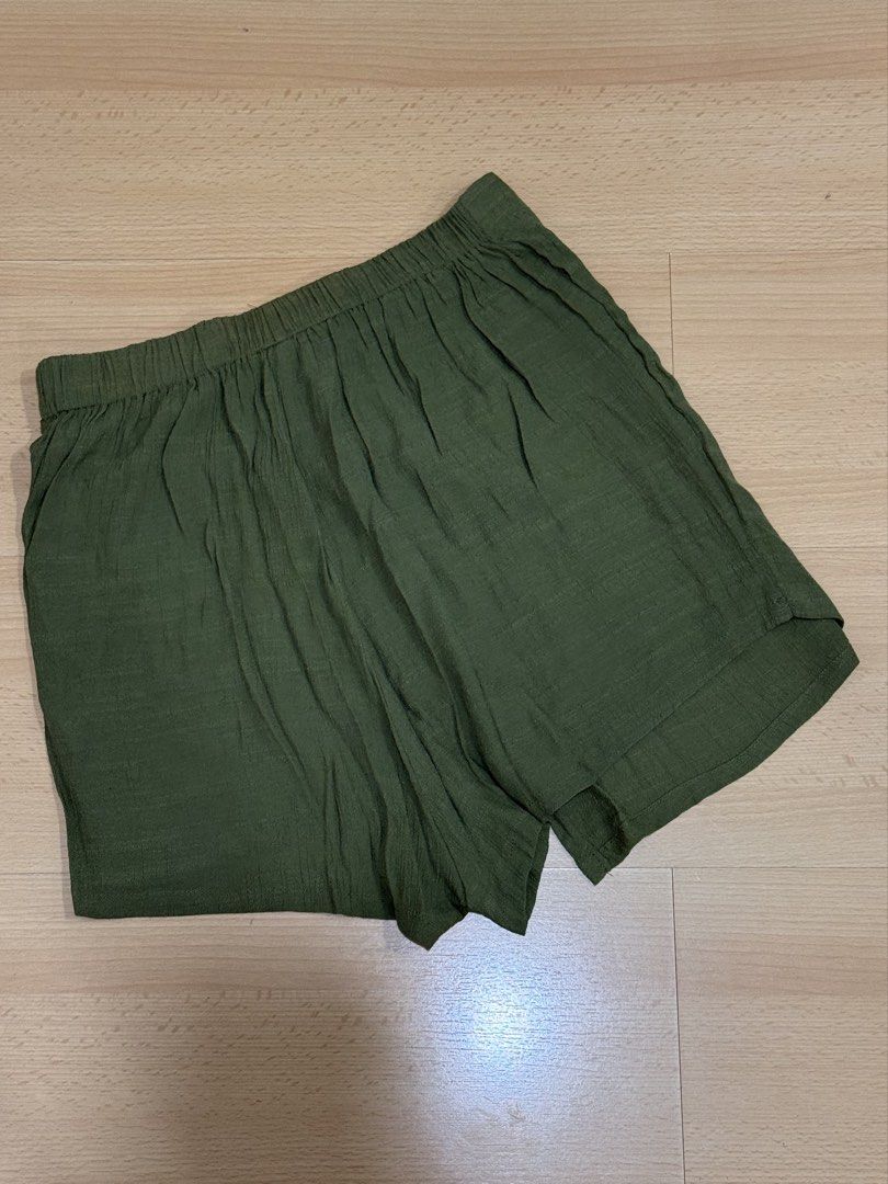 SHEIN Olive Green Overlap Skort (Category: Shorts) located in Muntinlupa City. Submitted by alexisofia (Listing ID 1466767712, Image 2). Description: like new, worn a few times only / excellent condition size: Medium (EU 38 / US 6) Brand SHEIN.