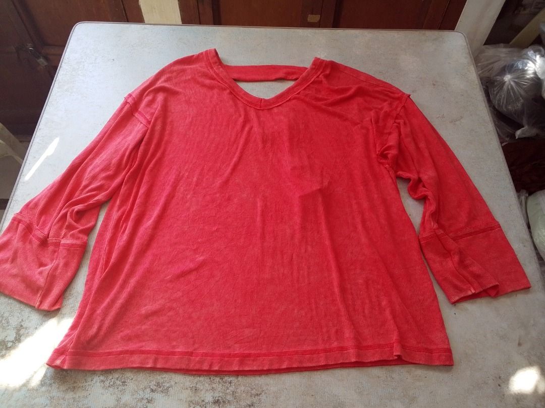 Shirt US BNEWTAG (Category: Shirts) located in Los Banos. Submitted by mania-62906 (Listing ID 1466614273, Image 1). Description: BNEWTAG. US BNEWTAG.