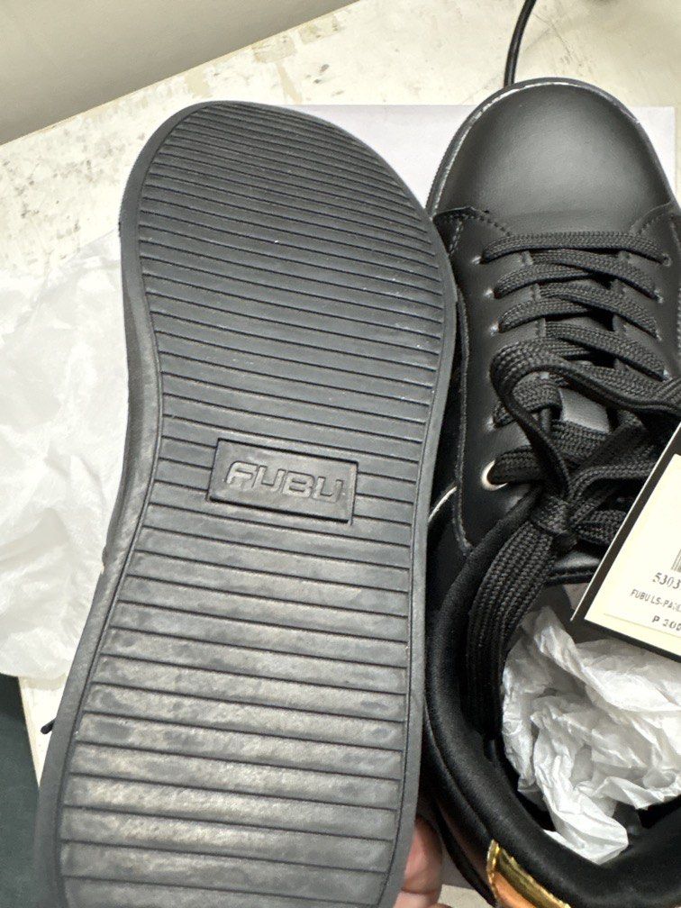 SHOES FUBU (Category: Shoe inserts) located in Manila. Submitted by rose_9090 (Listing ID 1466610304, Image 3). Description: Rush sale!! Size :US 7 , EU 7 With box good as new.
