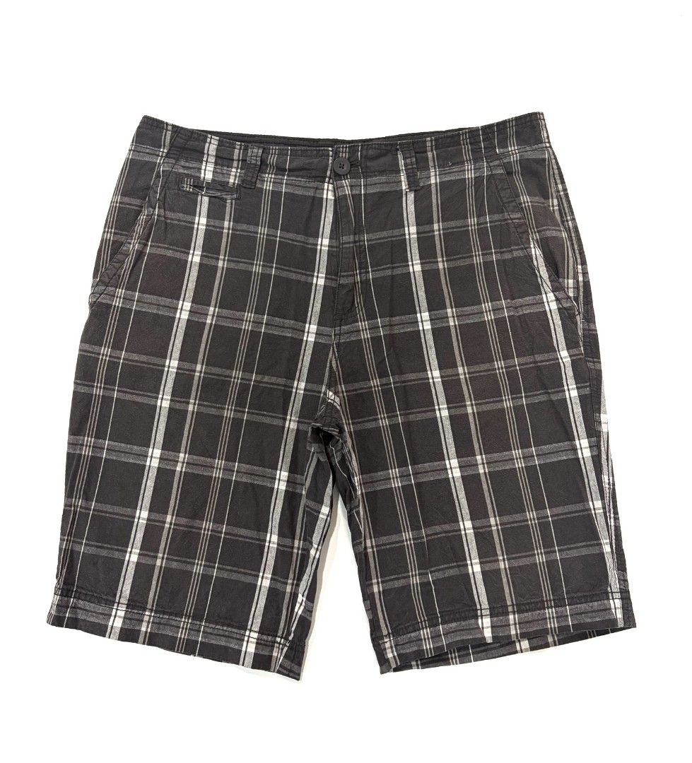 Size 36” - George Men’s Checkered Shorts Preloved HB104 (Category: Shorts) located in Pasig City. Submitted by szorty (Listing ID 1466706651, Image 1). Description: •PRELOVED• Onhand and ready to ship Brand: George Condition: Used Waist: 36 Size in tag: 36 Length: 21.5 inches Pocket: 5 - All of our items are washed *Please see photos for flaws/issues if indicated. *Photos may vary from actual Tags: George checkered short mens men bottoms shorts b