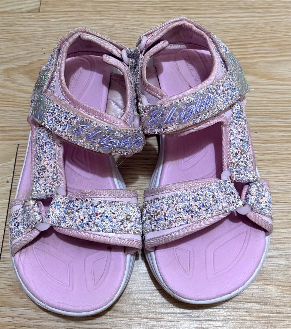 Skechers S lights eur33.5 (Category: Babies & Kids Fashion) located in Koronadal. Submitted by bulilitfam (Listing ID 1466593344, Image 2). Description: Ukaysource Skechers S-lights Excellnt cond Eur 33.5 us 2 Insole 21cm.