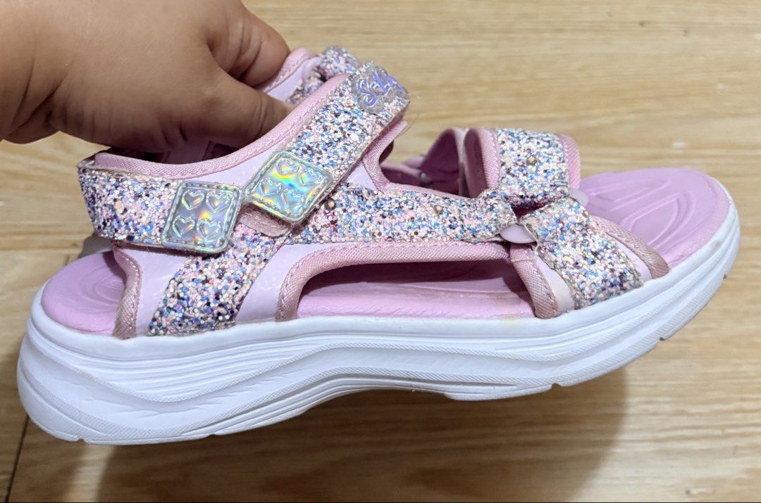 Skechers S lights eur33.5 (Category: Babies & Kids Fashion) located in Koronadal. Submitted by bulilitfam (Listing ID 1466593344, Image 3). Description: Ukaysource Skechers S-lights Excellnt cond Eur 33.5 us 2 Insole 21cm.