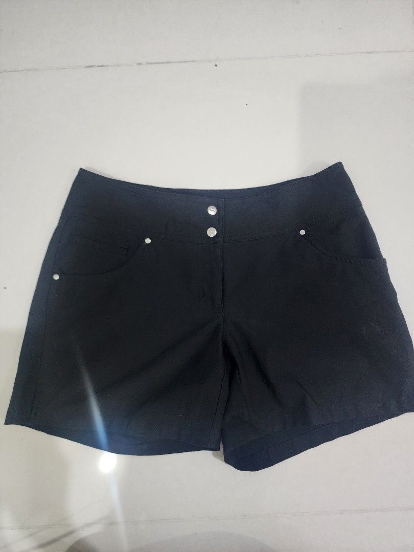 Slazenger Golf Shorts Black Size 2 (Category: Shorts) located in San Pedro. Submitted by belle1699 (Listing ID 1466761491, Image 1). Description: Slazenger golf shorts in black. Size 2 on the inner label. Made of 90 percent polyester and 10 percent spandex for stretch and comfort on the course. Button closure and functional pockets included. preloved. manager your expectations no return, no exchange.