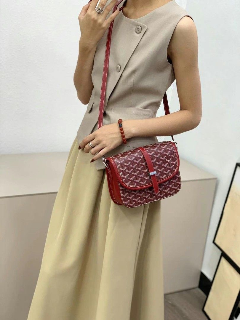 Slingbag (Category: Shoulder Bags) located in Manila. Submitted by jonalyn19 (Listing ID 1466620955, Image 3). Description: slingbag.