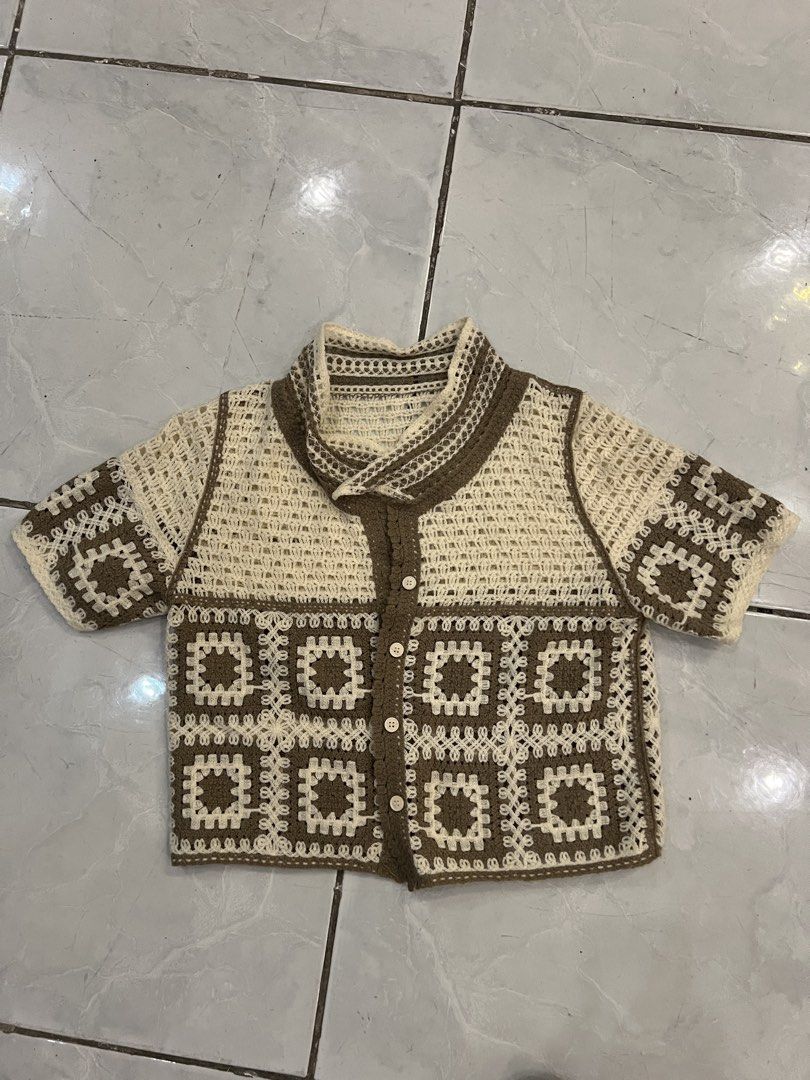 S-M Knitted Blouse (Category: Blouses) located in San Pedro. Submitted by preloved_clothessale (Listing ID 1466701252, Image 1). Description: .