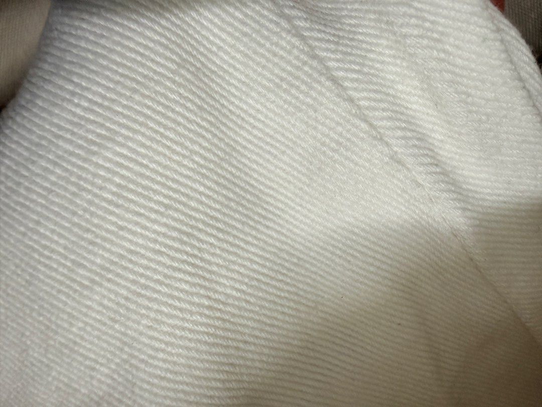 SM Women White Pants (Category: Jeans) located in San Mateo. Submitted by tintinda0011 (Listing ID 1466617719, Image 3). Description: .
