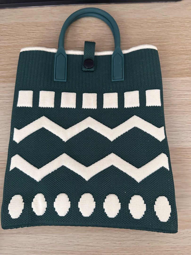 Dark Green Geometric Knitted Tote Bag | Chevron & Polka Dot Pattern (Category: Tote Bags) located in Mandaluyong City. Submitted by deerselu (Listing ID 1466608509, Image 2). Description: .