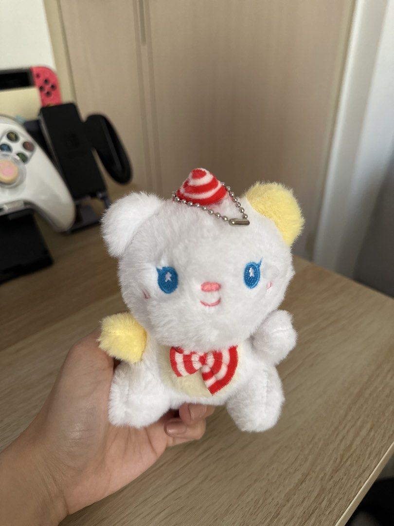 Small plushie keychain (Category: Plushies & Soft Toys) located in Mandaluyong City. Submitted by deerselu (Listing ID 1466609022, Image 3). Description: .