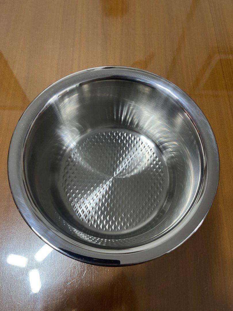 Smaster Stainless Steel Pot 16cm (Category: Cookware & Accessories) located in Quezon City. Submitted by doublelkitchenware (Listing ID 1466659683, Image 2). Description: Smaster Stainless Steel Pot Made in Korea 16x9.5cm Induction / Gas / Electric Makapal and mabigat Brandnew no box Pick up or shipping via lalamove Provincial 🚚j&t Novaliches Qc .