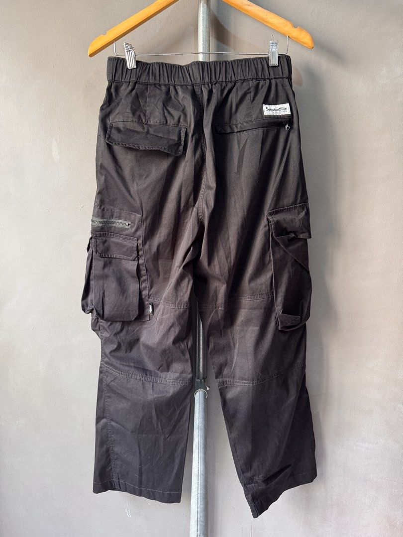 Smoking Life - Cargo pants (Category: Activewear) located in Cabuyao City. Submitted by _streetflavor (Listing ID 1466617730, Image 2). Description: Smoking Life - Cargo pants Excellent Size: Medium fits 30-32 Length: 38 Leg open: 9 -980 pesos Dm.