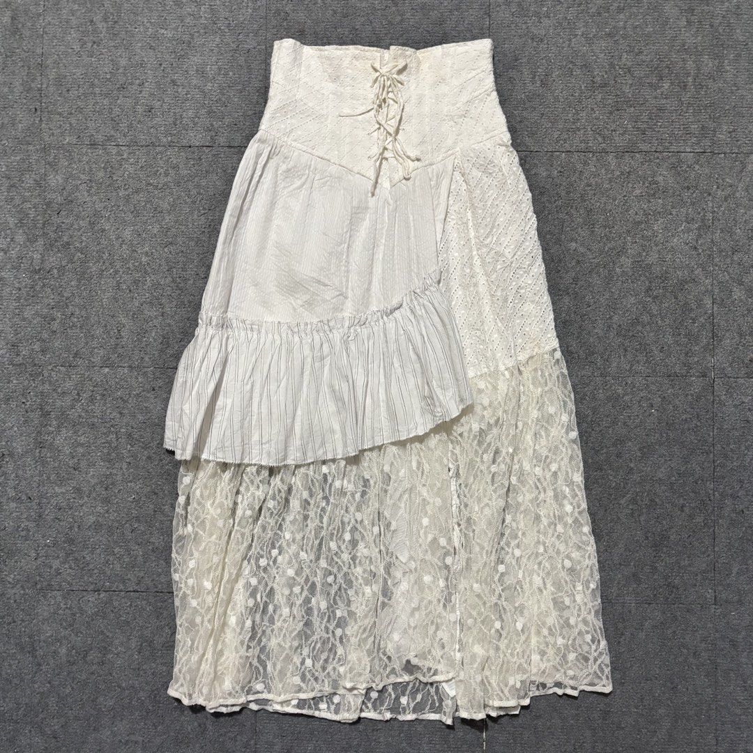 Snidel Ruffled Lace Stitching Long Skirt (Category: Skirts) located in Cavite. Submitted by gemsouttanowhere (Listing ID 1466655516, Image 1). Description: Size 0 24-28 Waistline 35 Length Like new!.