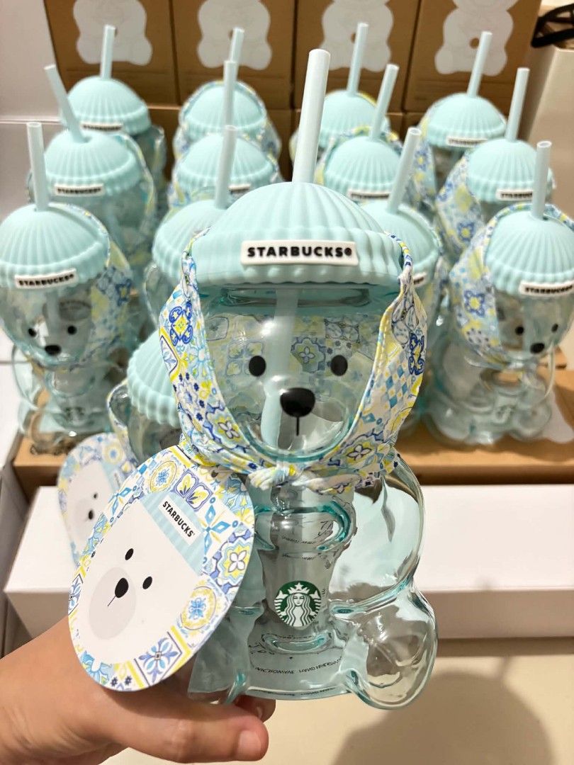 SNOOPY STARBUCKS AND AHJUMMA COLD CUP (Category: Water Bottles & Tumblers) located in Taguig. Submitted by janwatz (Listing ID 1466567818, Image 2). Description: 📍2500 (snoopy glass) 📍2700 (ahjumma glass) 📍650 (totebag keyring) 📍ONHAND 📍ALL ITEMS ARE PURCHASED IN STARBUCKS KOREA 📍LOCATION: FORT BONIFACIO TAGUIG -kindly message for your orders and inquiries..