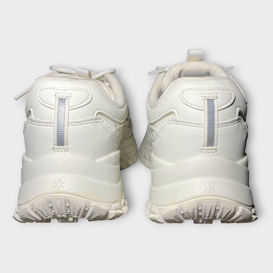 Snow Peak - Hiking Lander Sneakers (Category: Sneakers) located in Los Banos. Submitted by declutterking (Listing ID 1466663641, Image 3). Description: Size 6 (24 cm) • Pair only Good as new condition Authentic.