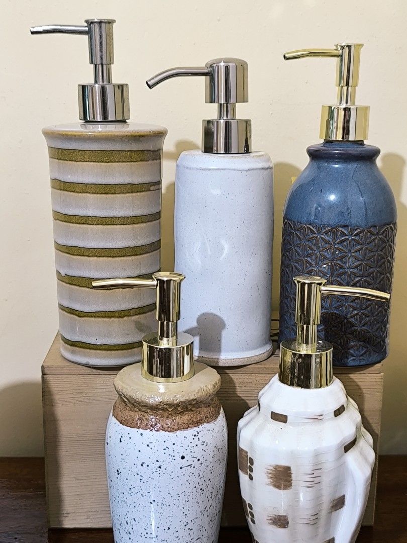 Soap Dispenser (Category: Bathroom & Kitchen Fixtures) located in Pangil. Submitted by kopee_matcha (Listing ID 1466643568, Image 1). Description: Price : 280 each No dip tube included Comment: Mine/ M CLAIMING RULES • Strictly 2-day reservation only. Payment must be completed within 48 hours, otherwise the order will be forfeited and offered to the next miner. • No deleting/editing of "MINE" comments. •3+ items: Large pouch or box packaging only