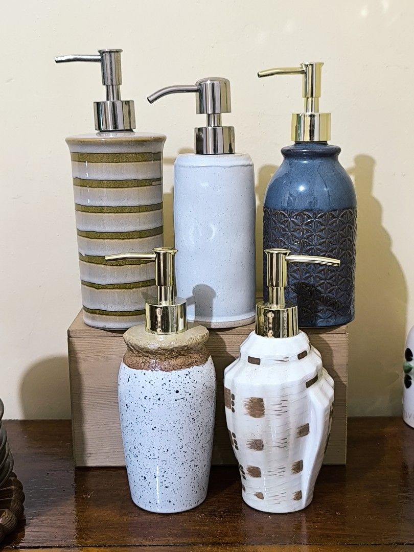 Soap Dispenser (Category: Bathroom & Kitchen Fixtures) located in Pangil. Submitted by kopee_matcha (Listing ID 1466643568, Image 3). Description: Price : 280 each No dip tube included Comment: Mine/ M CLAIMING RULES • Strictly 2-day reservation only. Payment must be completed within 48 hours, otherwise the order will be forfeited and offered to the next miner. • No deleting/editing of "MINE" comments. •3+ items: Large pouch or box packaging only