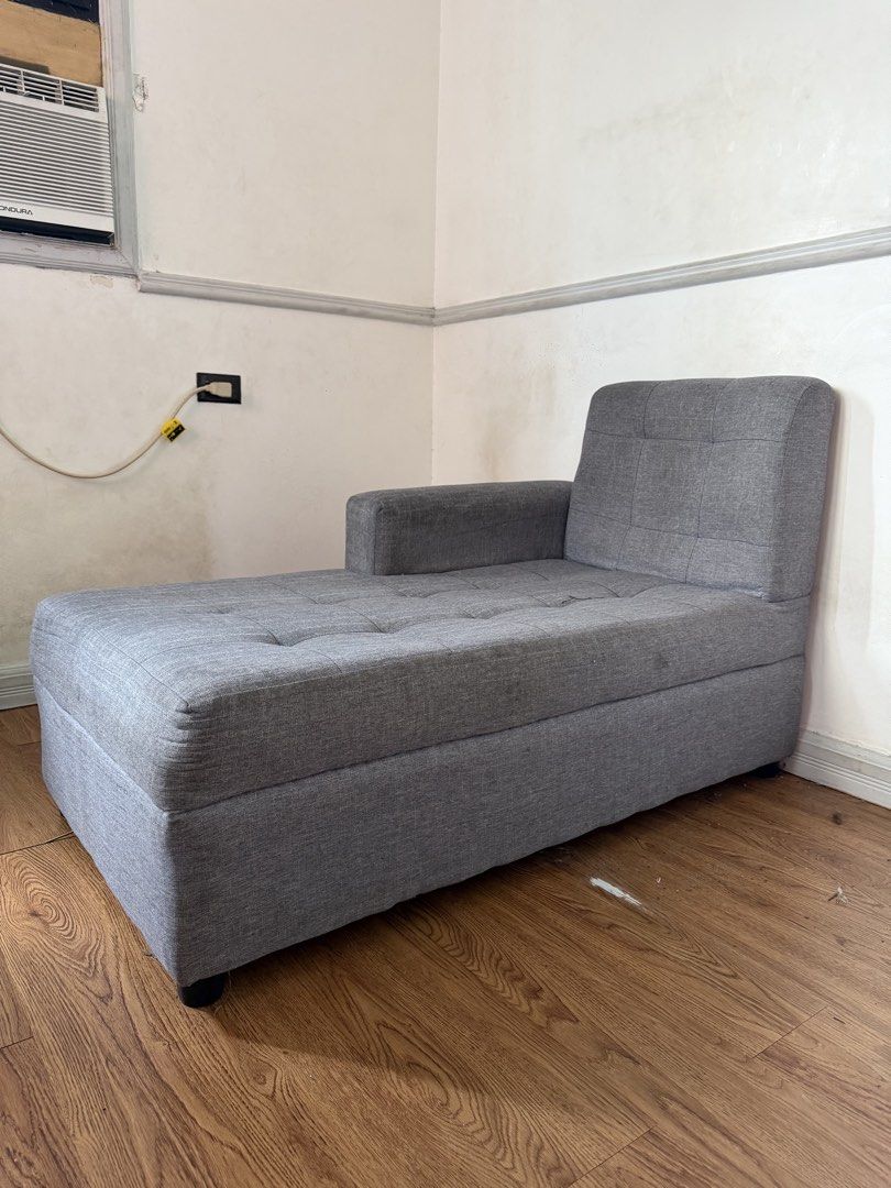 Sofa 2nd hand (Category: Sofas) located in Pasay City. Submitted by jellyanne (Listing ID 1466723360, Image 2). Description: Manila area po. Pick up nyo nalang RFS: mag papalit.