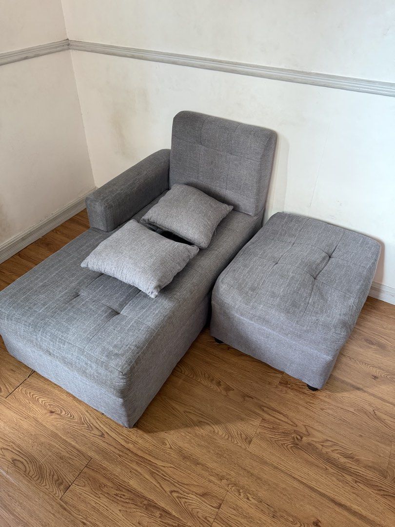 Sofa 2nd hand (Category: Sofas) located in Pasay City. Submitted by jellyanne (Listing ID 1466723360, Image 1). Description: Manila area po. Pick up nyo nalang RFS: mag papalit.