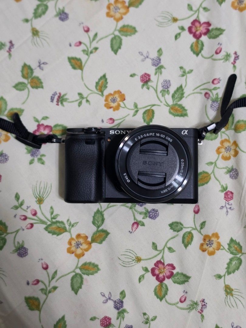 Sony A6400 Mirrorless Camera with 16-50mm Lens (Category: Cameras) located in Santa Rosa. Submitted by manz000_kiiide (Listing ID 1466645690, Image 1). Description: rush sale send pm lang po for more questions inclusions: -original battery -kit lens more details: -no issues -never nabagsak or nabasa alagang alaga po and lightly used - Camera Model: Sony A6400 Mirrorless Digital Camera (Black) - Lens Included: E 3.5-5.6/16-50mm PZ OSS Lens - Acces