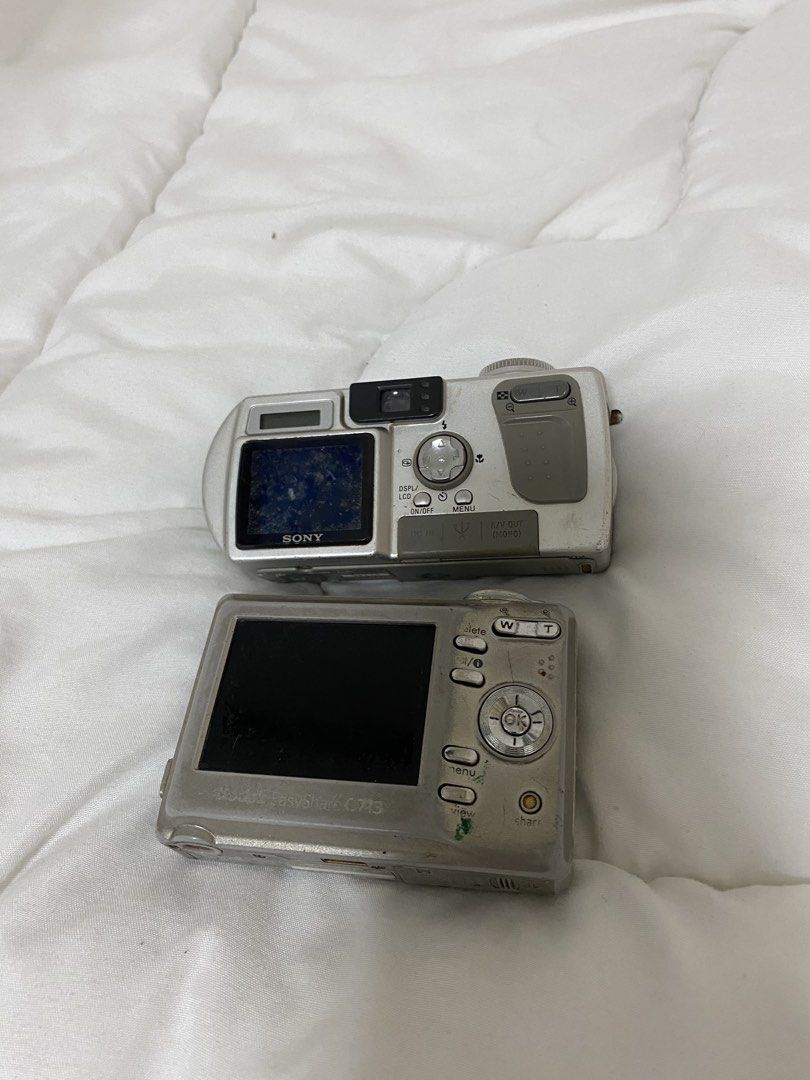 UNTESTED Sony Cyber-shot and Kodak Digital Cameras Bundle (Category: Cameras) located in Manila. Submitted by eileenmaye67636 (Listing ID 1466704940, Image 1). Description: untested cams hindi ko na naasikaso and natambak nalang 500 dalawa shipping: j&t and lalamove.