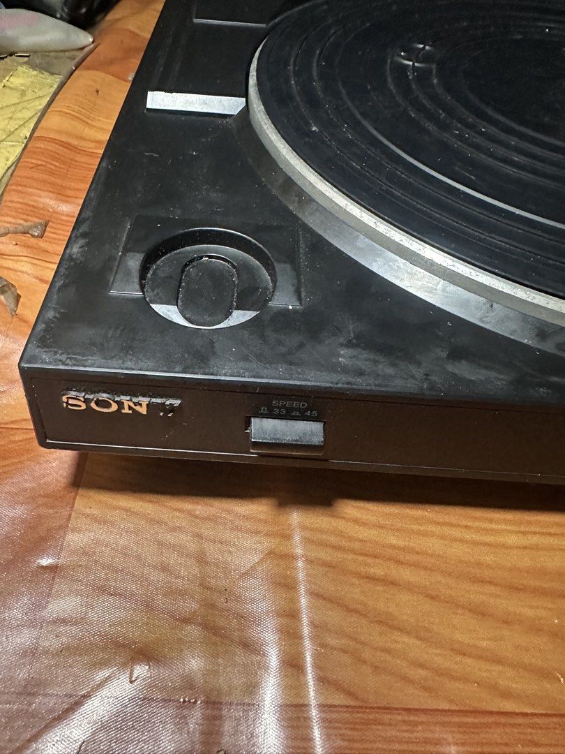 Sony PS-LX300USB USB Stereo Turntable Defective (Category: Other Audio Equipment) located in Manila. Submitted by raymartpalomar (Listing ID 1466569975, Image 3). Description: Loc-Katuparan Vitas Tondo issue-Putol pang speaker wire may power pa nmn naikot pa hnd kuna alam ibang issue for Collection.