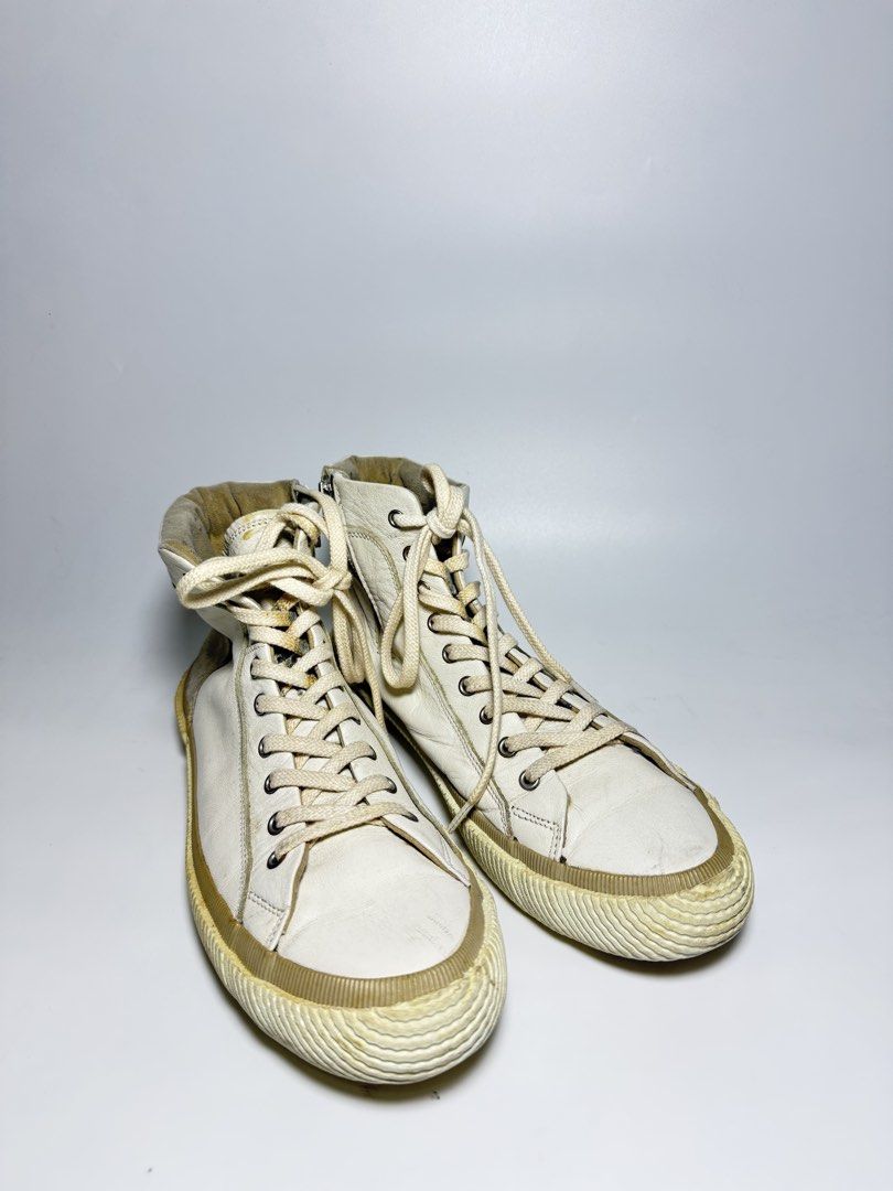 SPINGLE MOVE high-top leather sneakers (Category: Sneakers) located in Manila. Submitted by mankindarchivesv2 (Listing ID 1466631006, Image 2). Description: SPINGLE MOVE high-top leather sneakers featuring a side-zipper closure and a distinctive textured rubber sole. Size: L Fit to US 10 Men’s Great condition / normal sign of used Made in japan / Japanese Brand 1000 php CourierJNT Lalamove G cash mode of payment Pm me if interested.