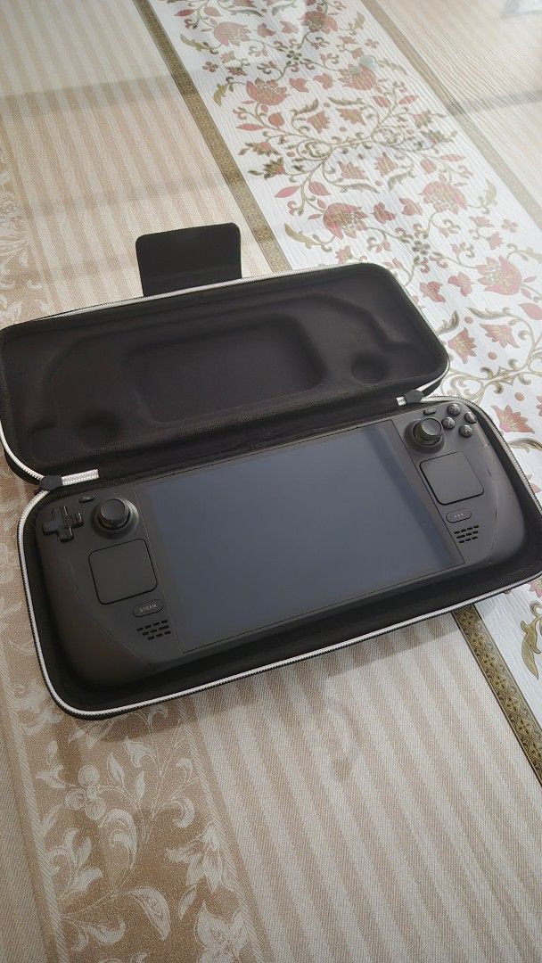 Steam Deck OLED 1TB (Category: Others) located in San Fernando. Submitted by glbosita (Listing ID 1466625025, Image 3). Description: Selling barely used Steam Deck Oled 1TB I bought in Europe. https://www.alza.hu/gaming/valve-steam-deck-oled-console-1tb-d8079177.htm Pampanga area Reason for selling: no time.