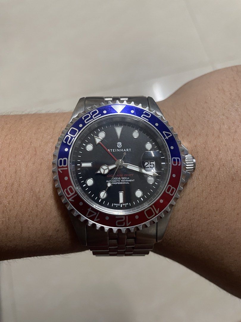 Steinhart Ocean One GMT Blue-Red Ceramic (Category: Men's Watches) located in Quezon City. Submitted by quick_charles (Listing ID 1466575541, Image 1). Description: Watch only hindi mahanap box..