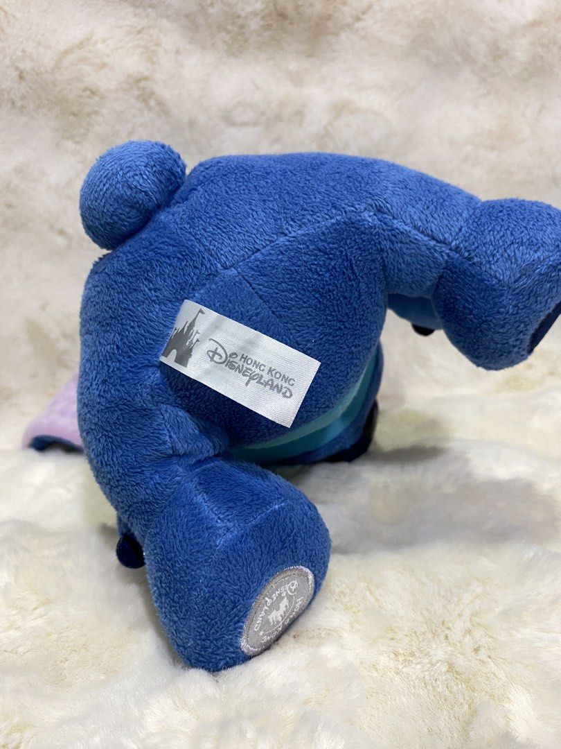 Stitch plush with Hongkong Disneyland patch (Category: Plushies & Soft Toys) located in Kalibo. Submitted by ollie_stuffshop (Listing ID 1466726119, Image 3). Description: 25cm x 25cm Before you send your inquiries: ❗️Last Price is already posted ❗️Manage your expectations, WYSIWYG ❗️May need washing ❗️Dropoff is every Wednesday & Sunday.