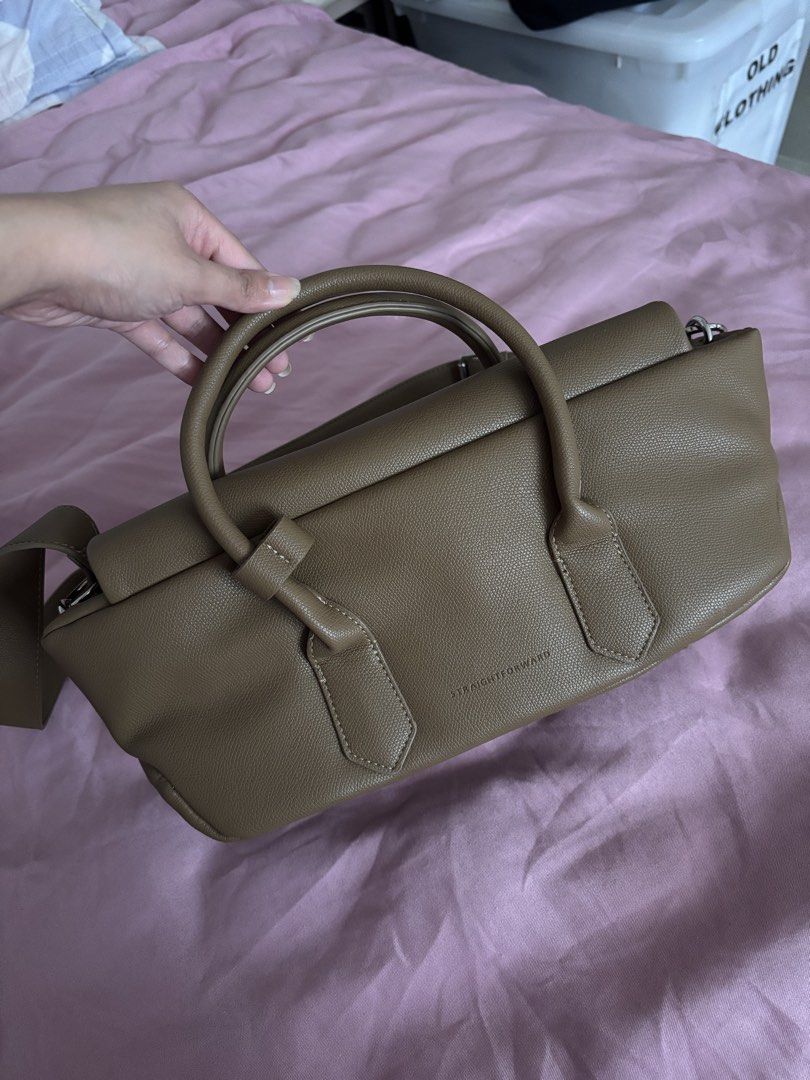 Straightforward DVL DAMI (Category: Purses & Pouches) located in Manila. Submitted by declutterwithbeyuh (Listing ID 1466605244, Image 1). Description: with strap .