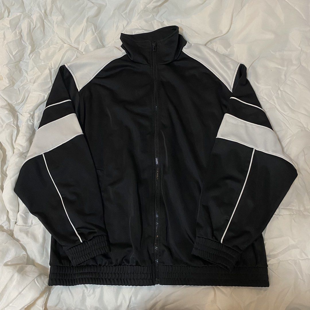 Streetwear Oversized Black Tracksuit Jacket (Category: Coats, Jackets and Outerwear) located in Manila. Submitted by sugarcane888 (Listing ID 1466707680, Image 2). Description: ⭐️ H&M - Retro Oversized Black Tracksuit Jacket 📌 Fits S - M 📌 High Neck Zip Up 📌 In good condition.