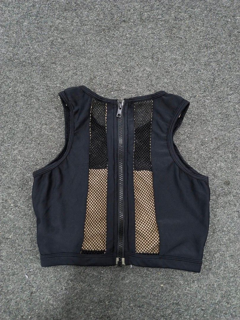 Stussy (Category: Activewear) located in Bacolod City. Submitted by johnthrift (Listing ID 1466578059, Image 3). Description: FOR SALE🚨 STUSSY MESH CROP TOP SIZE 8 EXCELLENT CONDITION ISSUE MINIMAL CRACK PRINT 350.