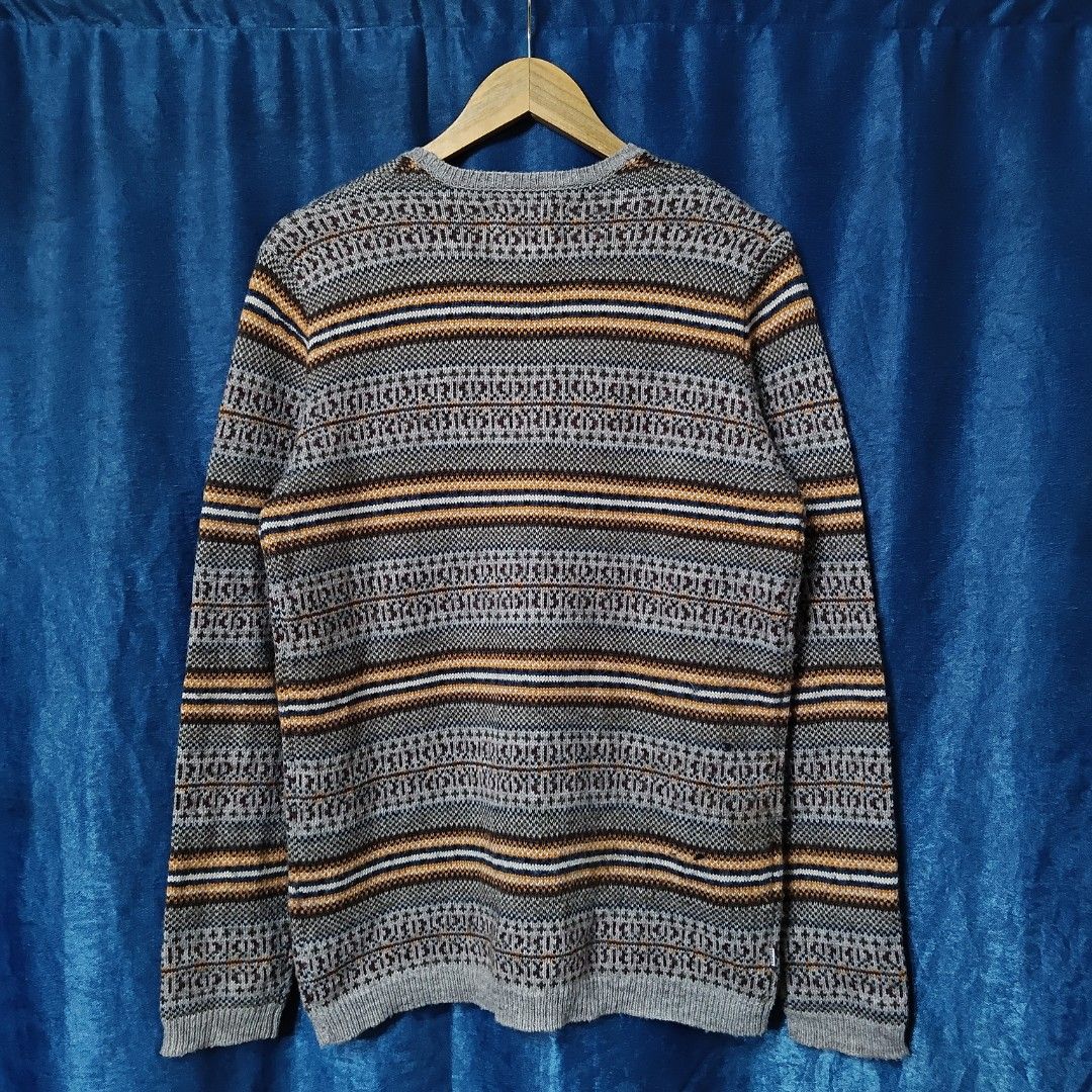 STUSSY AZTEC PATTERN KNITTED (Category: Coats, Jackets and Outerwear) located in Makati City. Submitted by upcycled.closeth (Listing ID 1466616066, Image 2). Description: - Authentic Stussy product - Gray / longsleeve - Size: Large to Xlarge (men's) - Like new - Authentic - flaws: no flaws - Excellent condition - Need wash, fresh from bale - Features design of Stussy Aztec pattern - Material: 100% knitted !!STILL NEGOTIABLE!!.