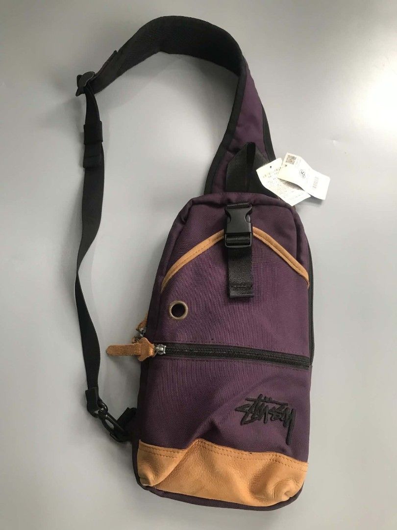 Stussy Crossbody bag (Category: Belt bags, Clutches and Pouches) located in Santa Rosa. Submitted by _ba_mo_si_ (Listing ID 1466584734, Image 1). Description: Bag only Plus sf Dm.