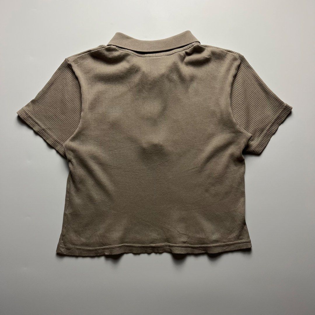 Stussy Rib Knit Beige Top (Category: Shirts) located in Manila. Submitted by streetsavvy (Listing ID 1466650115, Image 2). Description: Stussy Rib Knit Beige Top Size: 12 Width: 17” Length: 17.5” Shoulder: 15” Sleeve Length: 6” Hem: 17” Measured in Inches Condition: Excellent condition Flaw: none Made in India.