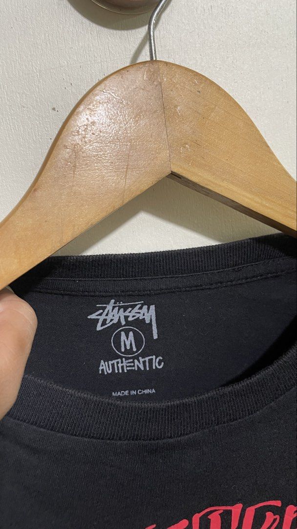 Stussy x Mister Cartoon (Category: Activewear) located in Las Pinas. Submitted by mnl.streetwear.ph (Listing ID 1466565035, Image 2). Description: • Stussy x MrCartoon Size Medium Orig 19.5/27.