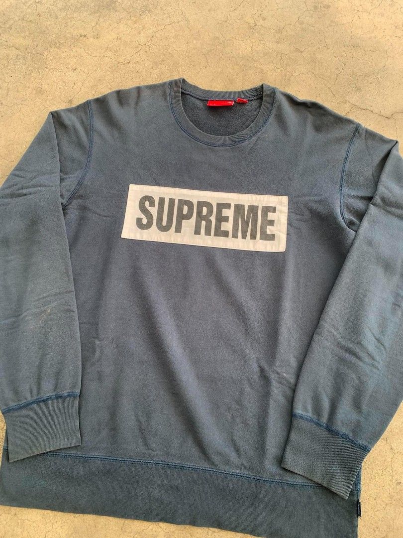 Supreme Box Logo Crewneck Sweatshirt Navy (Category: Coats, Jackets and Outerwear) located in Manila. Submitted by reiyangelow (Listing ID 1466771431, Image 2). Description: Supreme Sweatshirt 29 1/2 x 22 750php 📍Manila Area.