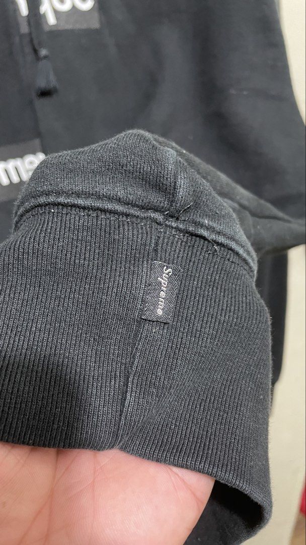 Supreme x Comme Des Garcons (Category: Coats, Jackets and Outerwear) located in Las Pinas. Submitted by mnl.streetwear.ph (Listing ID 1466565346, Image 2). Description: • Sup x Cdg Size Small 21.5/27 dimes Fade.