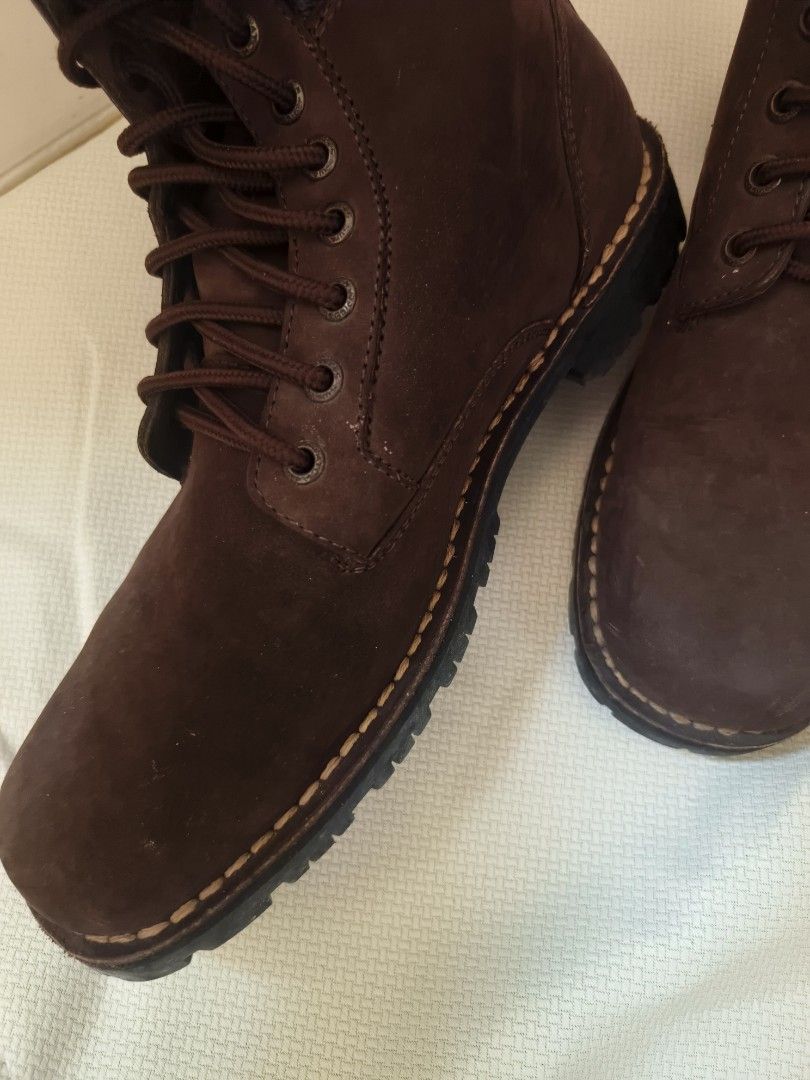 Swatch Seasider Brown Leather Boots (Category: Boots) located in Quezon City. Submitted by closetraiders.mnl (Listing ID 1466707354, Image 2). Description: - Brand: Swatch Sensider (Made in Marikina) - Size: 7.0M - Material: Genuine Brown leather - Style: Classic lace-up with sturdy construction and comfortable ankle height - Flaws: Cracking/peeling on the black padded collar, especially around the opening..
