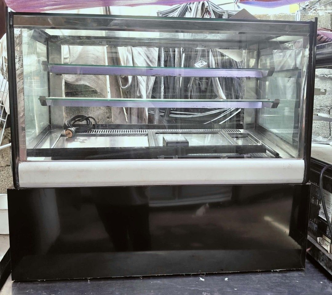 TABLE TOP CAKE CHILLER (Category: Refrigerators and Freezers) located in Taguig. Submitted by jasminefuentes286 (Listing ID 1466629967, Image 1). Description: .